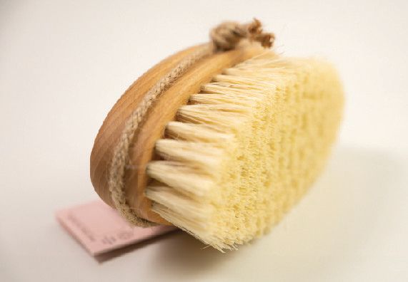 Sztywna szczotka do ciała