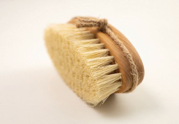 Sztywna szczotka do ciała