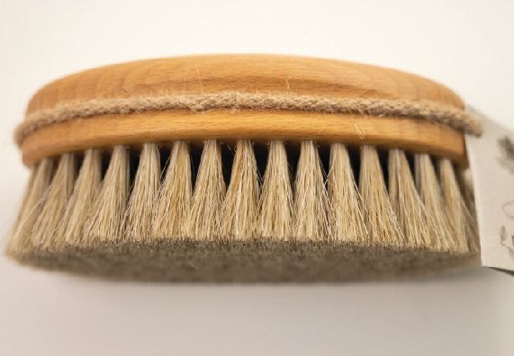 Duża lekka szczotka do polerowania butów - jasna