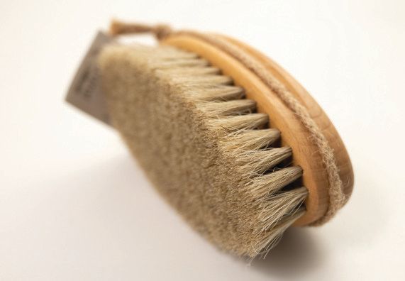 Duża lekka szczotka do polerowania butów - jasna