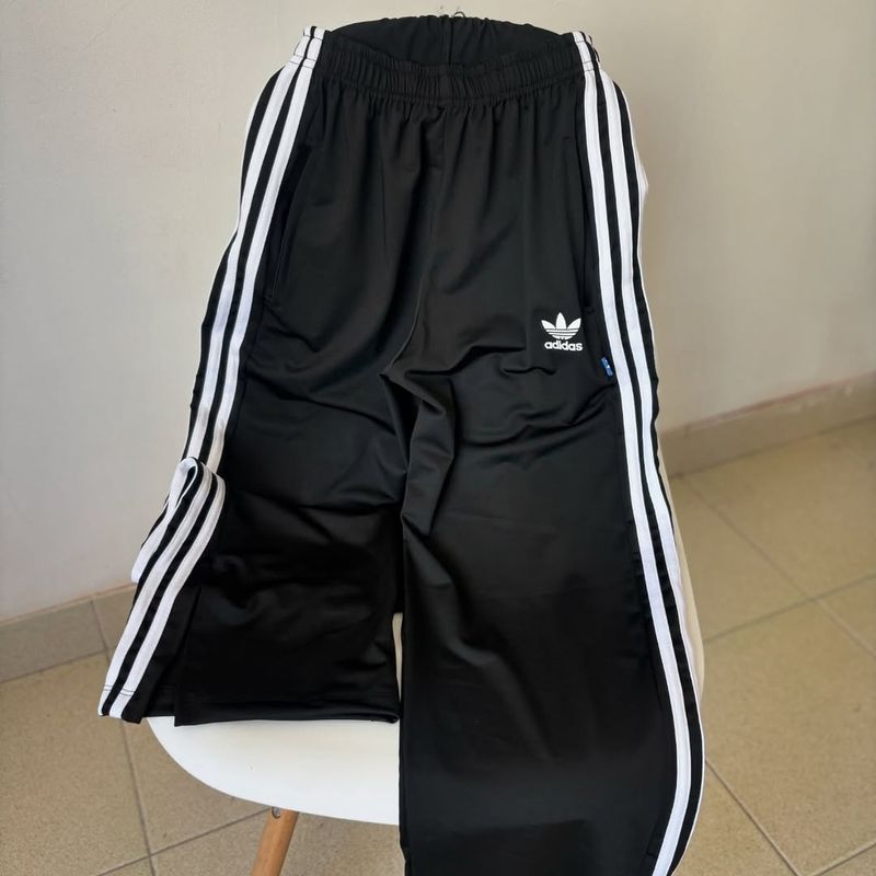 Adidas Clasic Bordado y Frizado