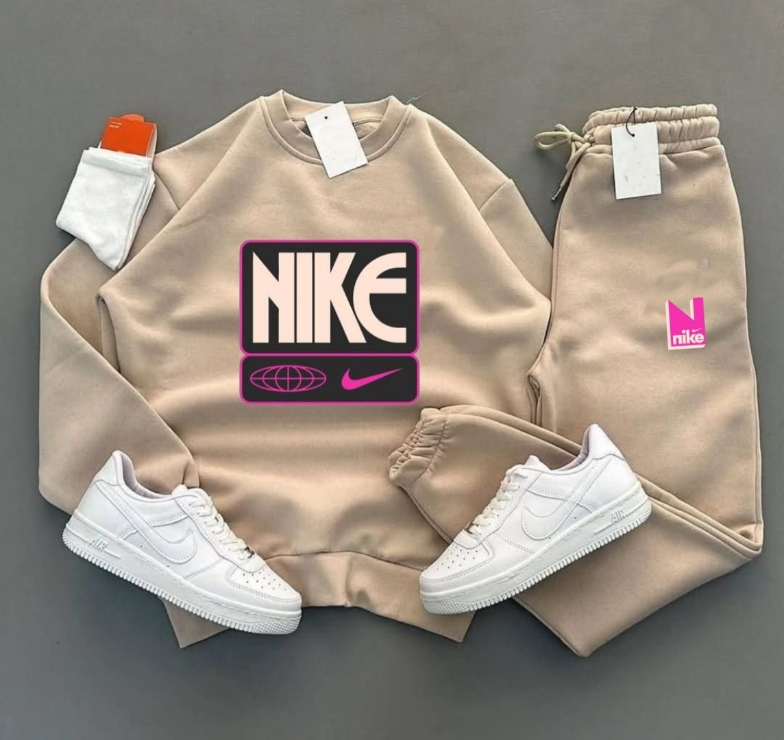 Buzo NIKE rosa