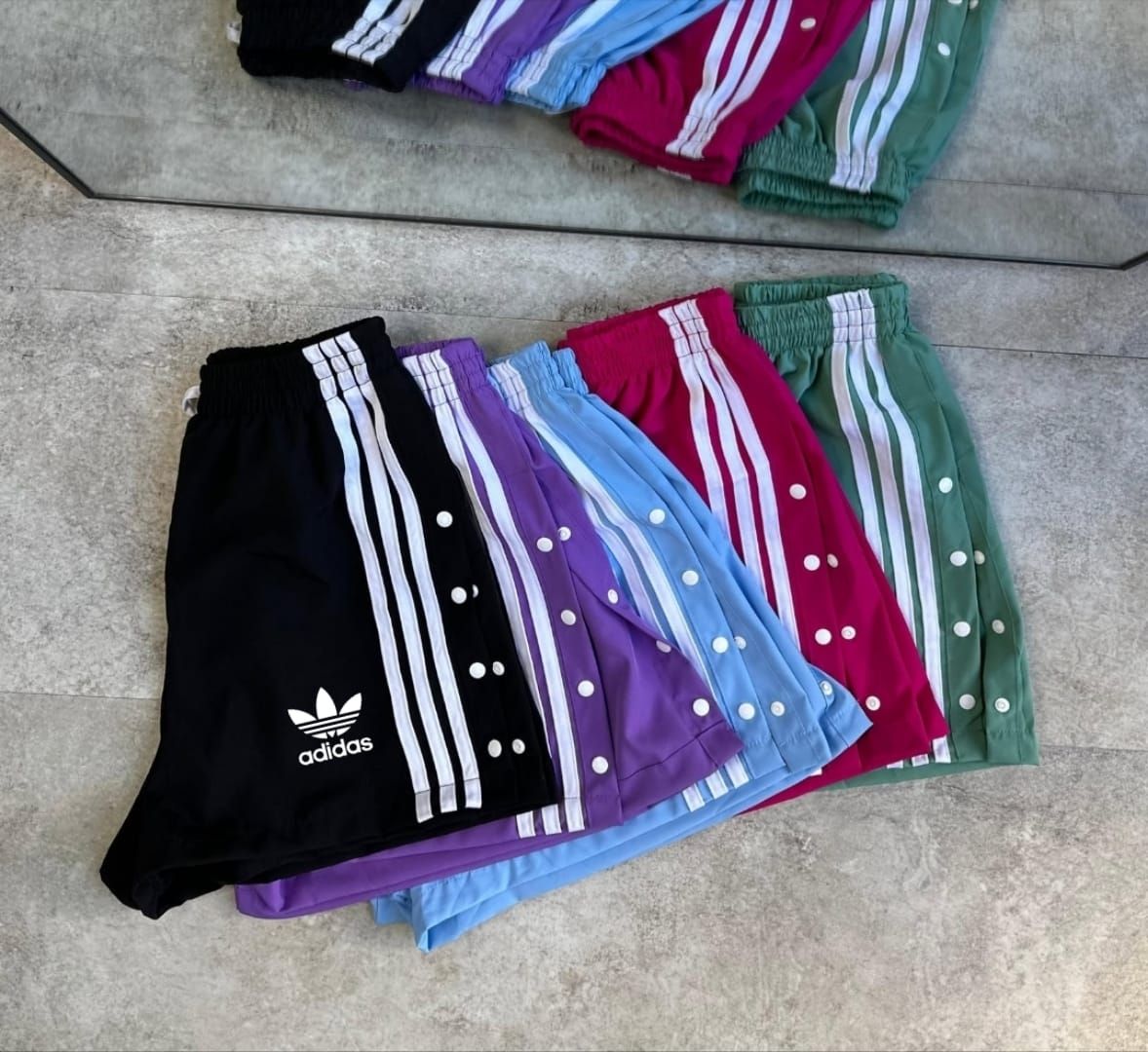Short Adi Botones