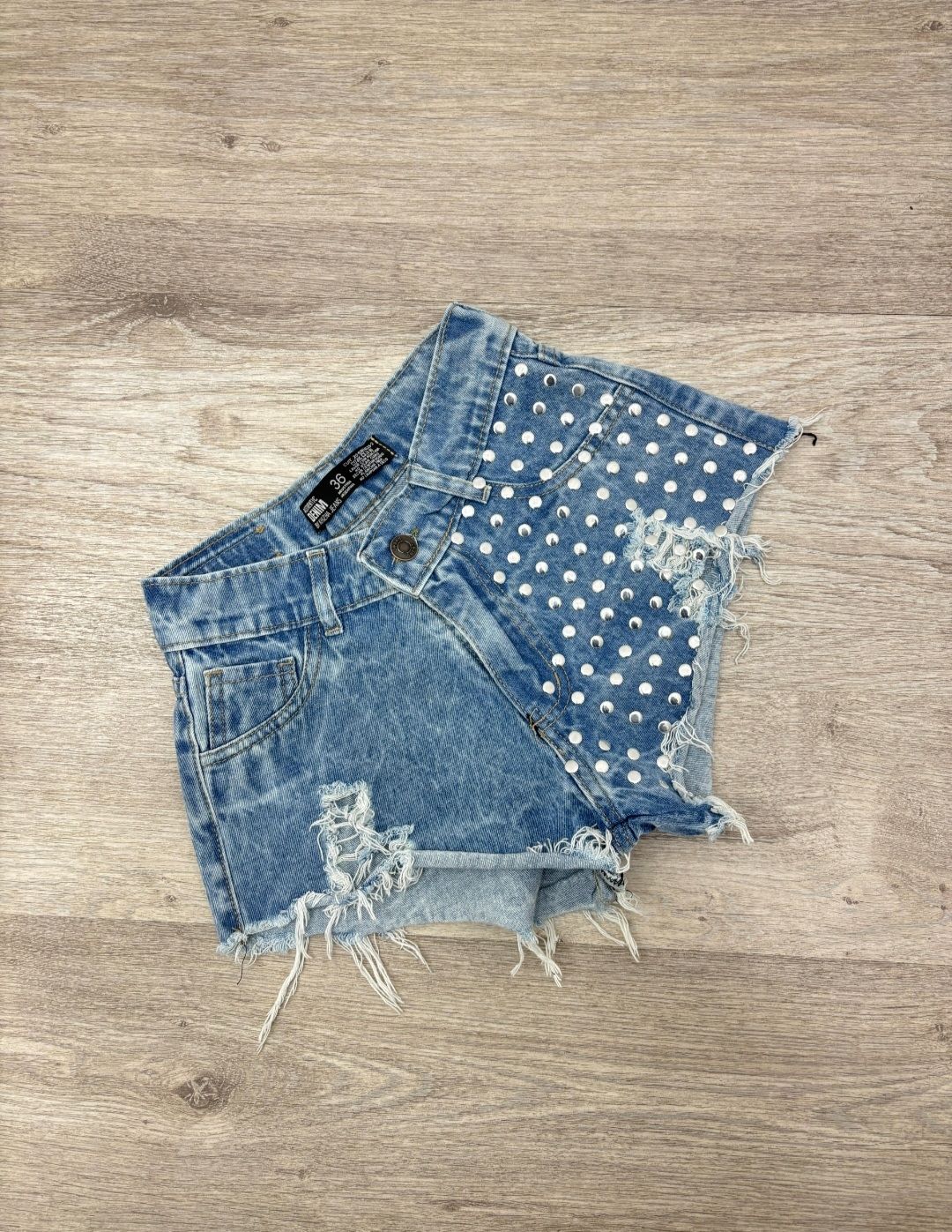 Short Daniela
