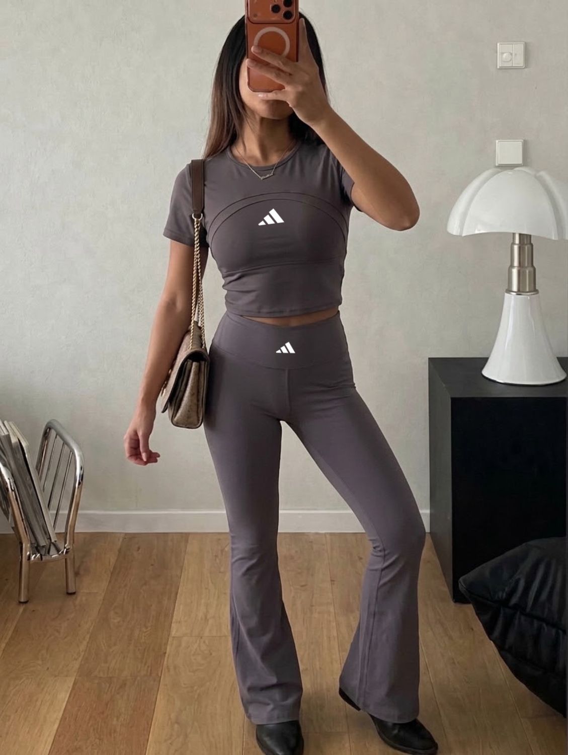Conjunto Adi