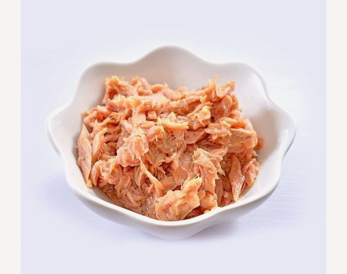 Tuna Canned Hagoromo Sea Chicken  Flakes 70g  (Pack of 8 Cans)