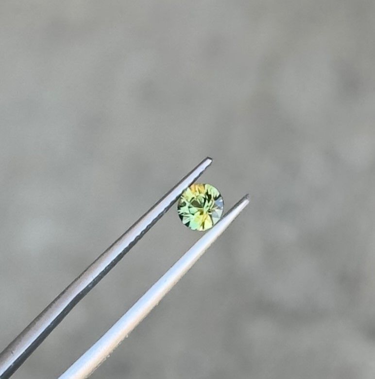 0.4ct Round Brilliant Yellow/Blue Australian Parti Sapphire