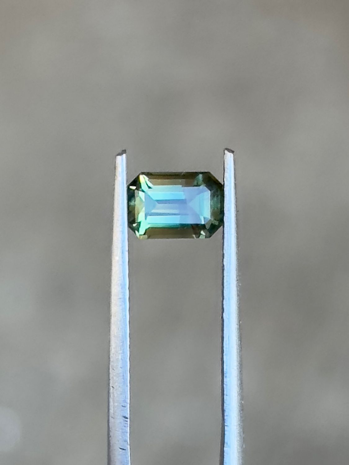 0.9ct Green Australian Sapphire