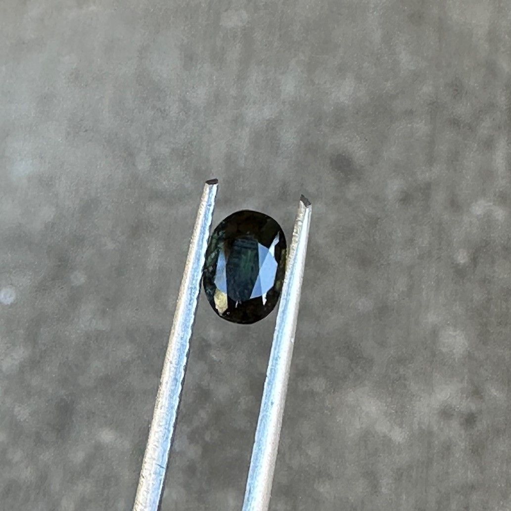0.8ct Green Australian Sapphire
