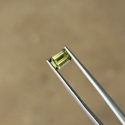 0.9ct Green Australian Sapphire