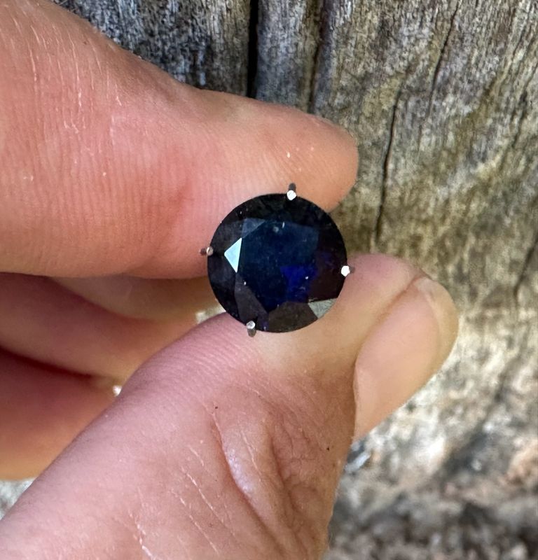 2.8ct Dark Blue Australian Sapphire