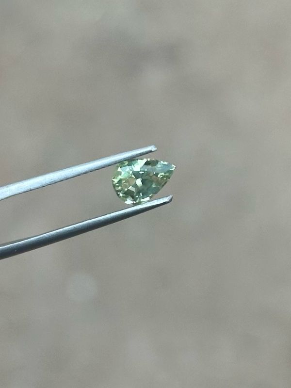 0.9ct Minty Australian Sapphire