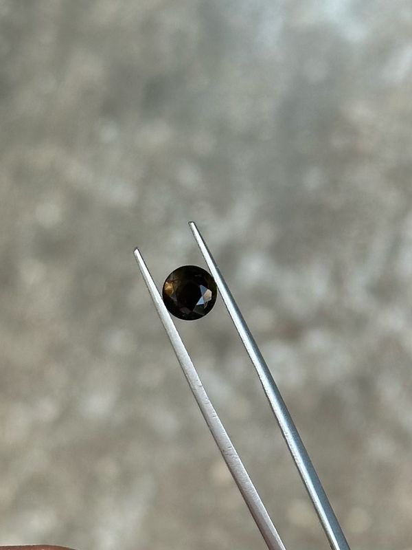 1.6ct Starry Australian Sapphire