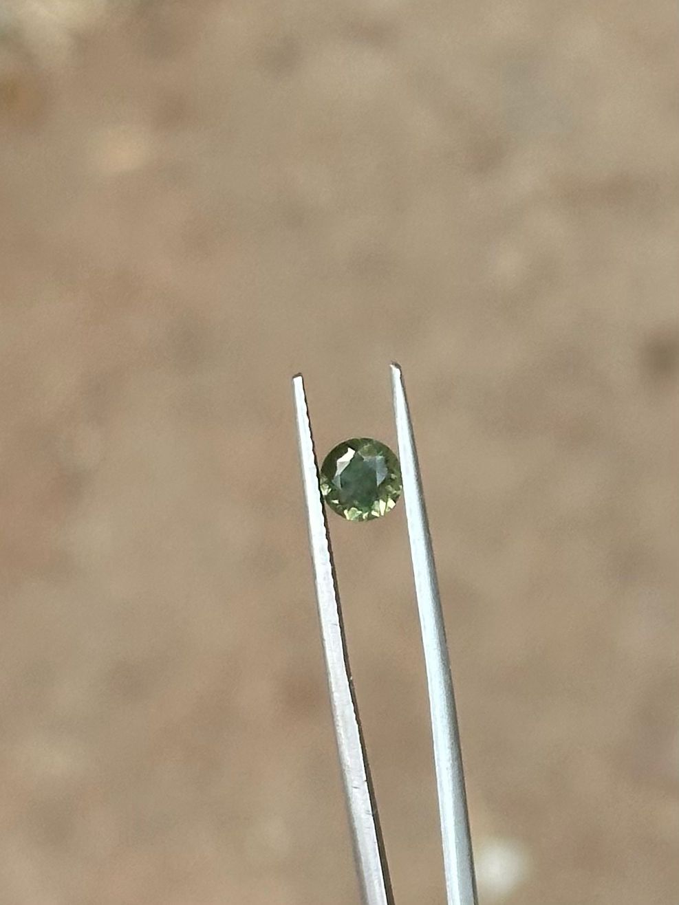 0.9ct Green Australian Sapphire
