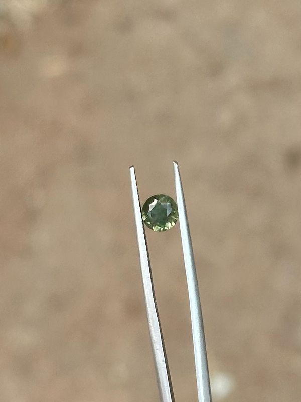 0.9ct Green Australian Sapphire