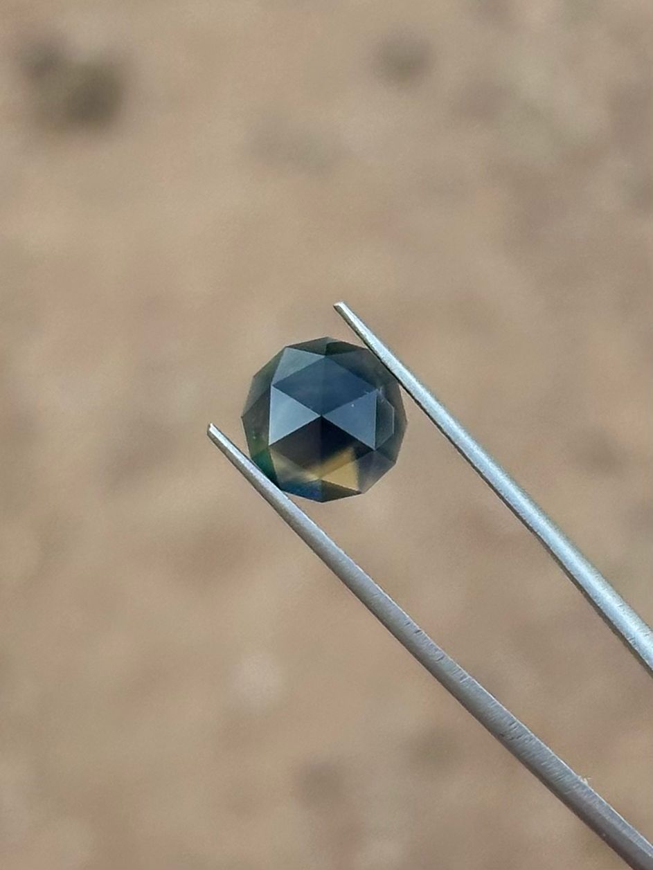 3.9ct Australian Parti Sapphire (Pharaoh&#39;s Eye)