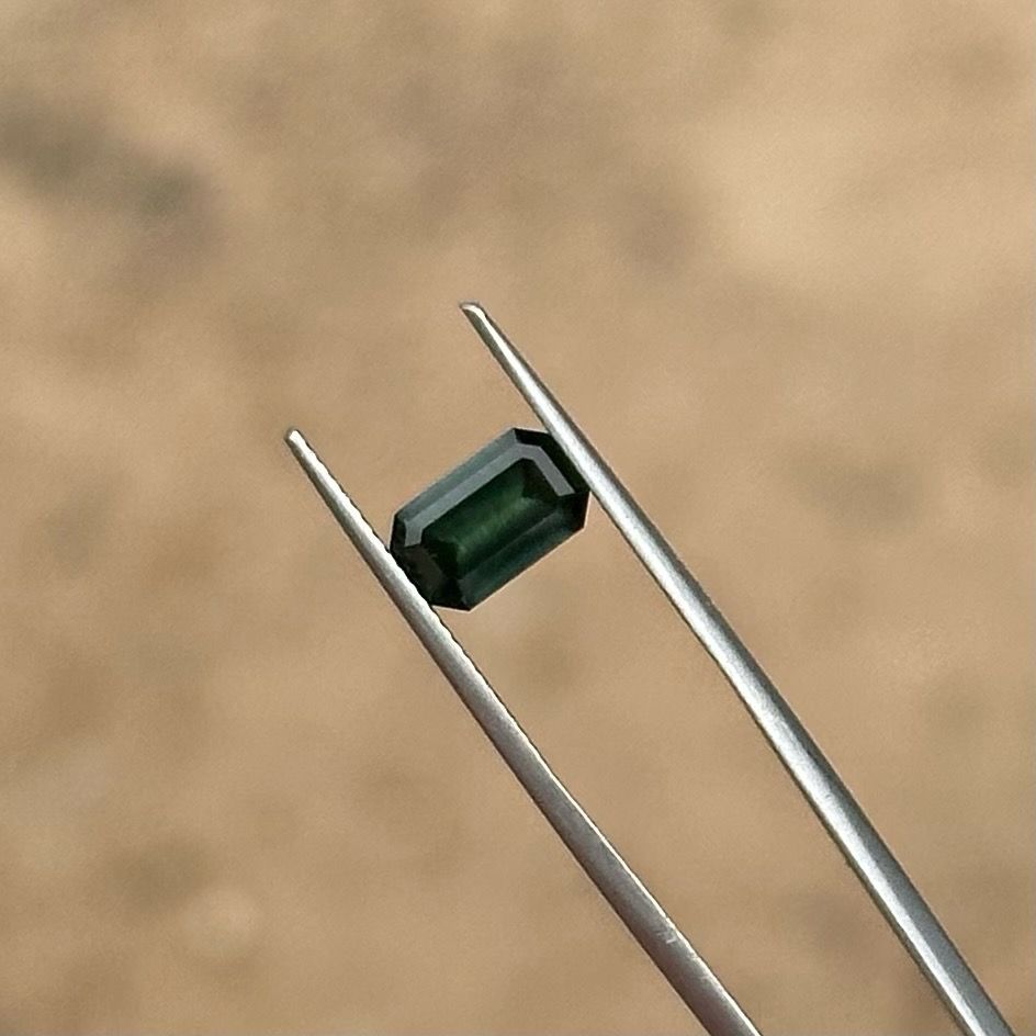 1.4 ct Green Australian Sapphire