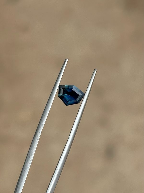 0.7ct Australian Parti Sapphire