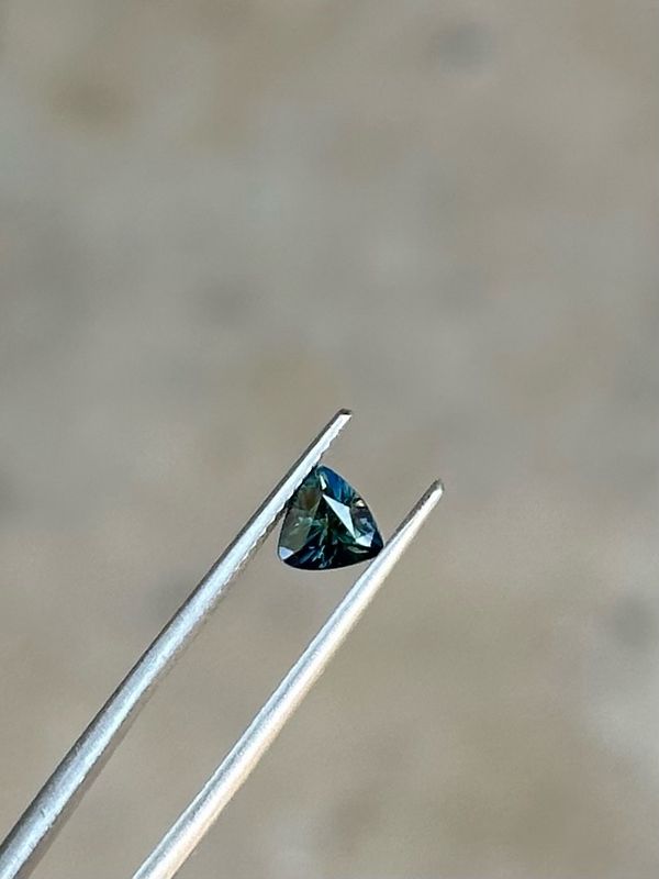 0.7ct Blue Australian Sapphire
