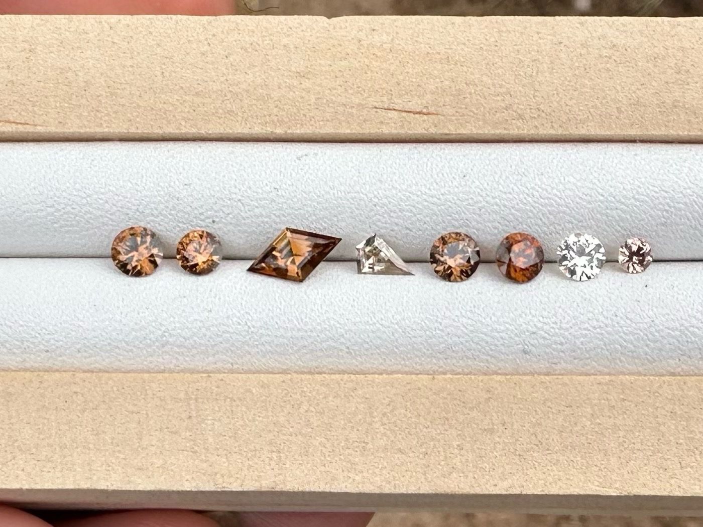 2.7ct  Australian Zircon Parcel