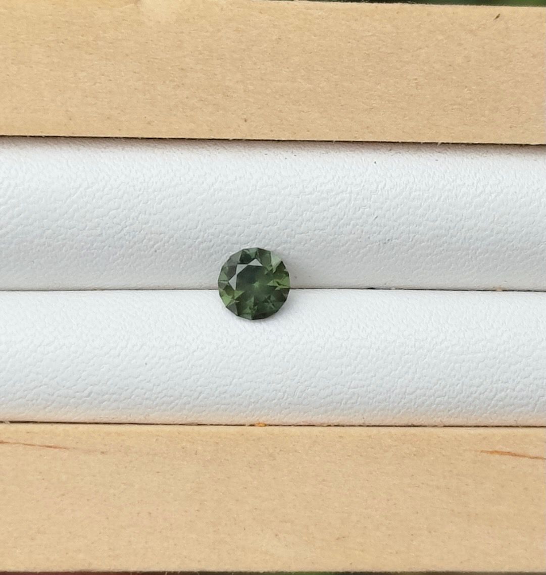 0.95ct Green Australian Sapphire
