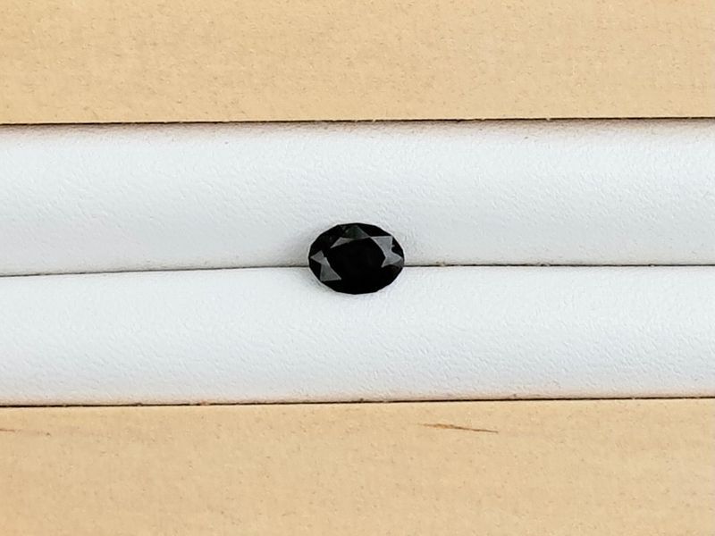 0.9ct Green Australian Sapphire