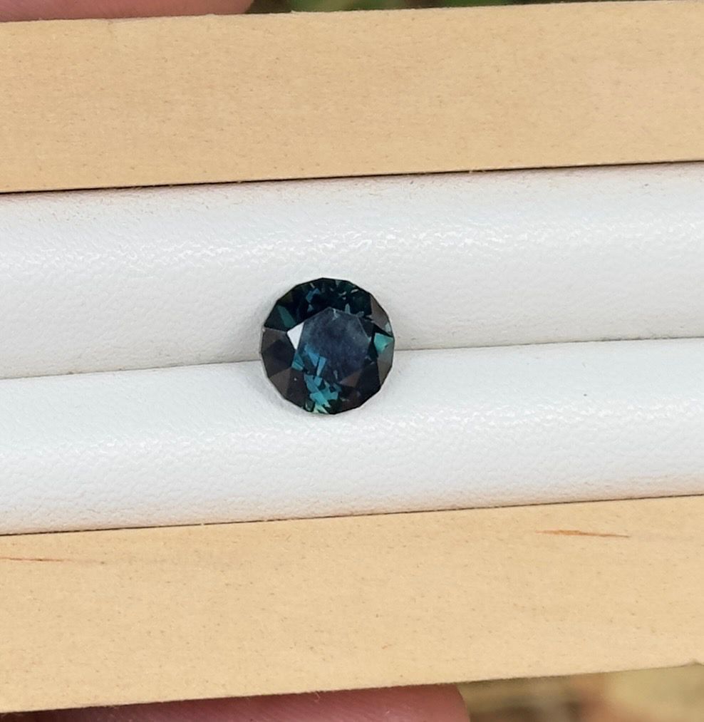 2.66ct  Australian Parti Sapphire