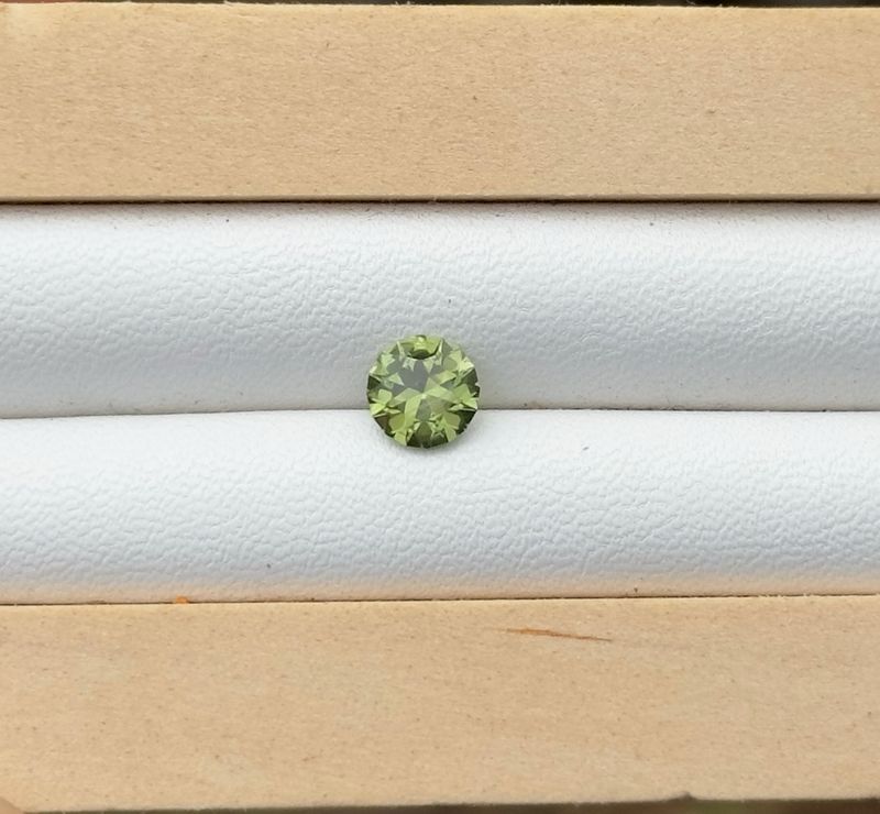 0.92ct Green Australian Sapphire