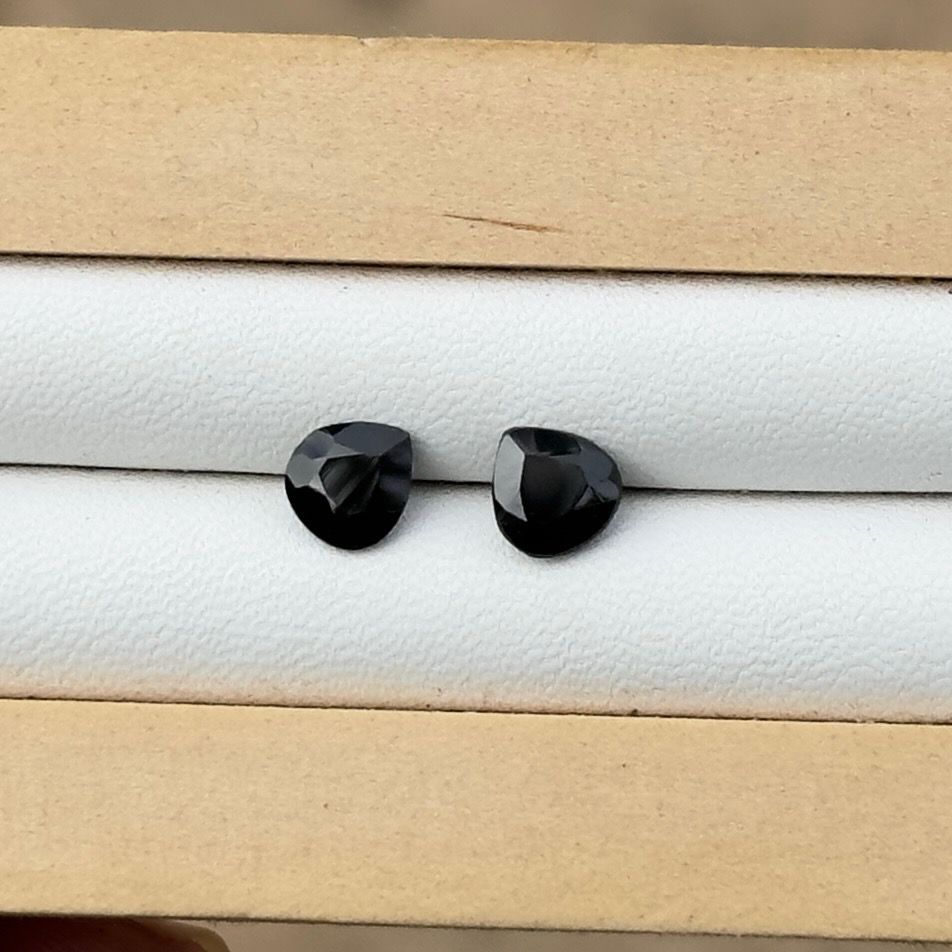 1.5ct Black Australian Spinel Parcel