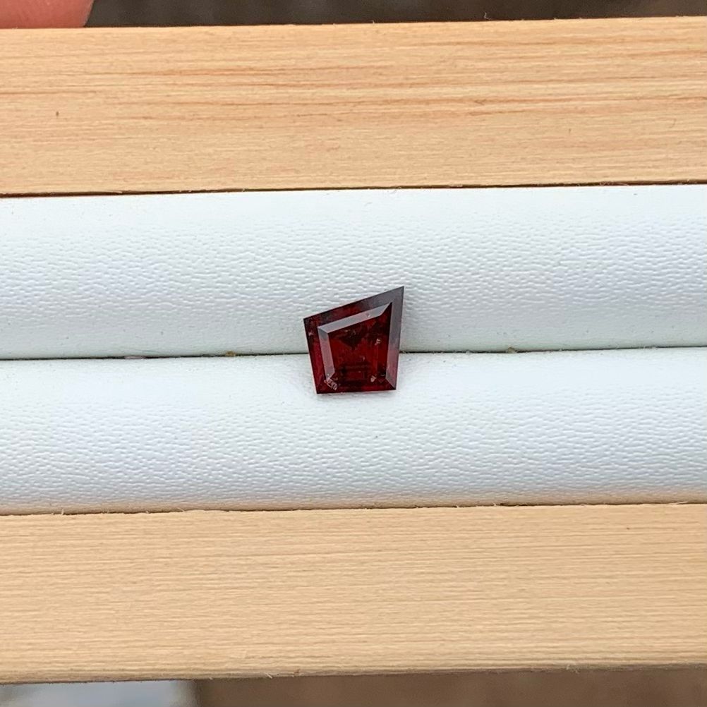 1ct Red  Australian Garnet