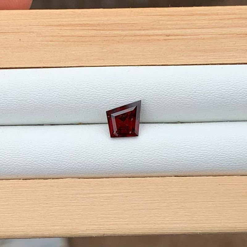 1ct Red  Australian Garnet