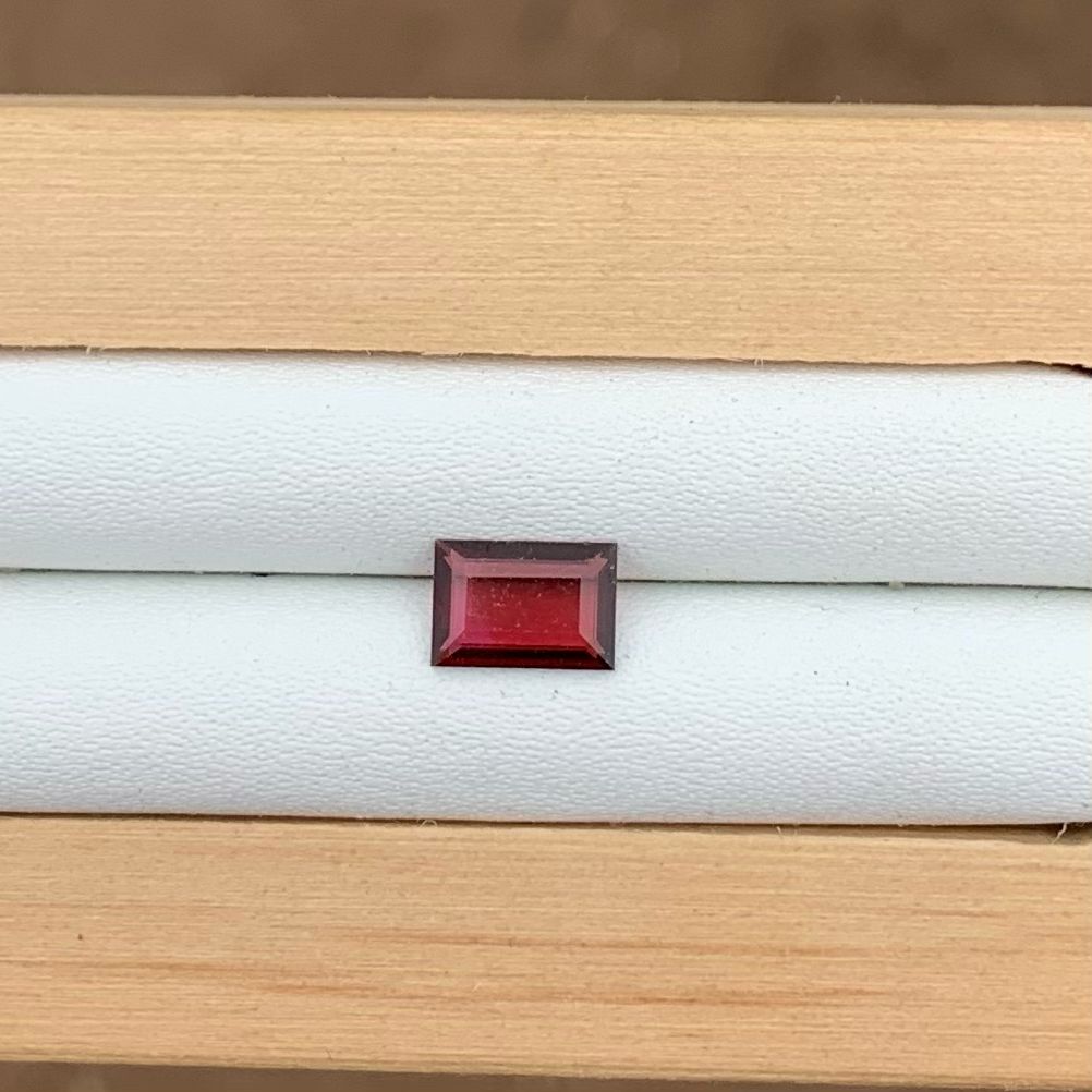 1ct Red  Australian Garnet