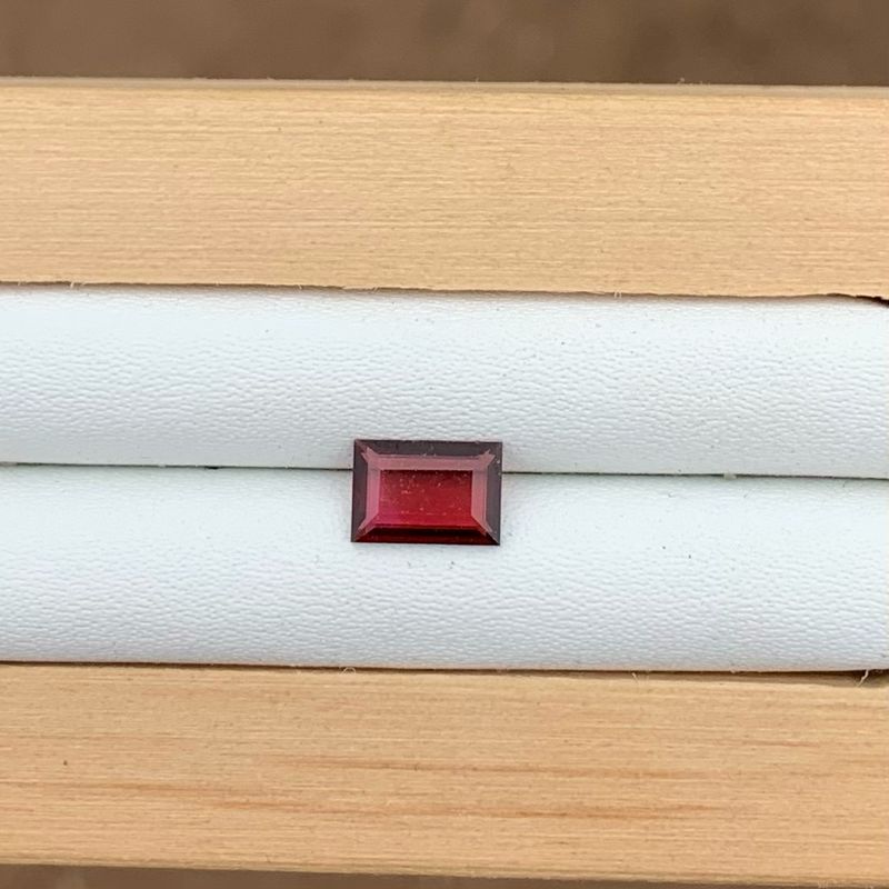 1ct Red  Australian Garnet