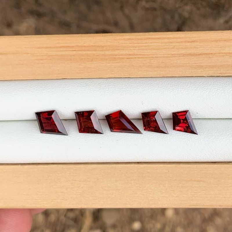 3.7ct Australian Garnet Parcel