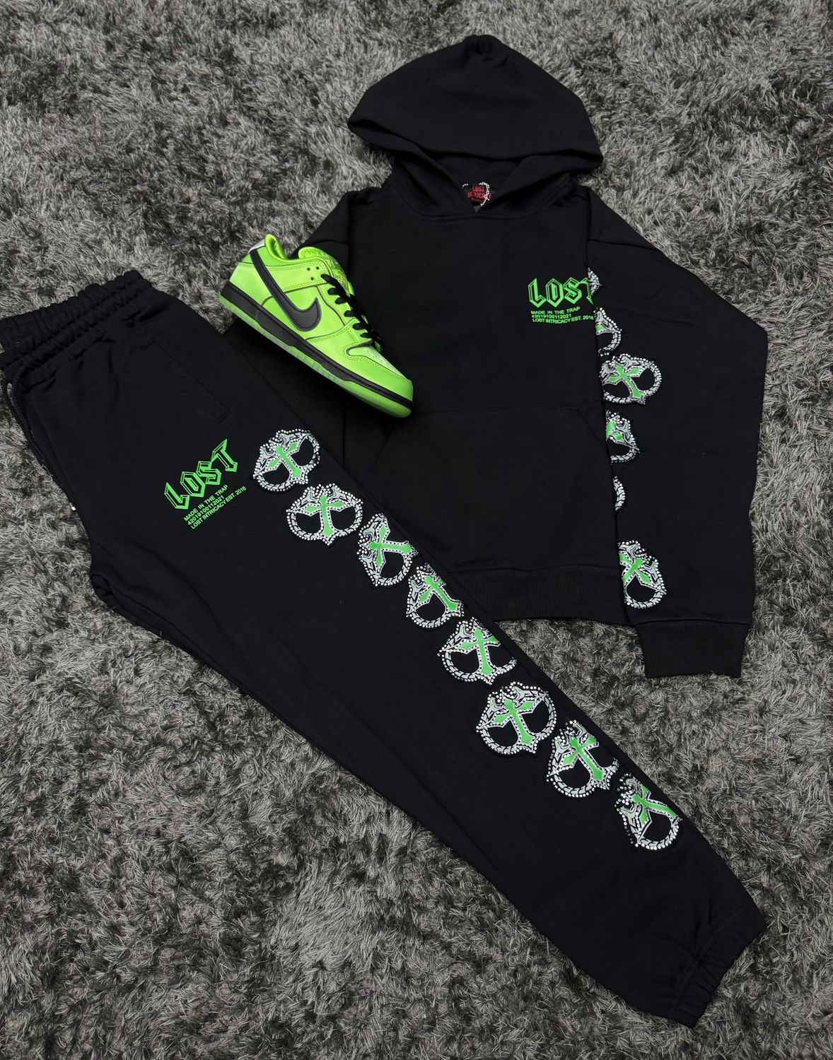 Lost intricacy &#39;Mitt&#39; Sweatsuit