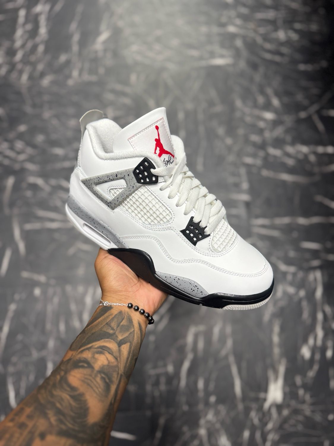 Jordan 4 ‘White Cement’