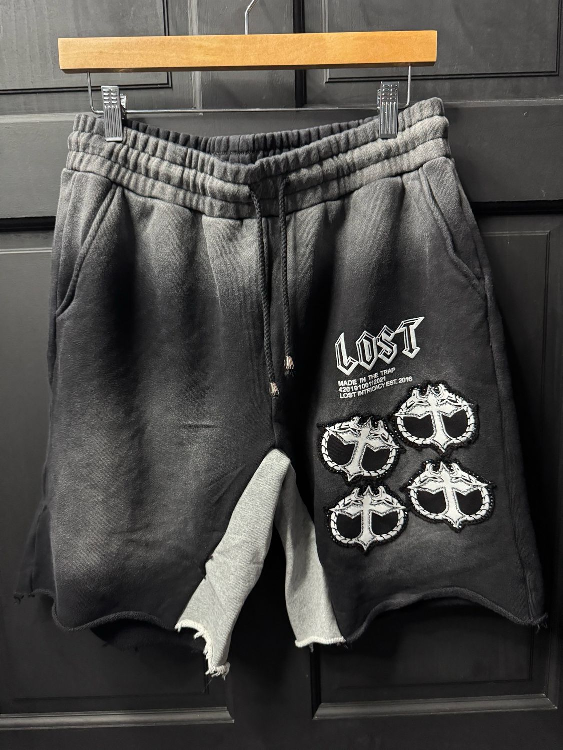 Lost Intricacy Black/white MITT shorts