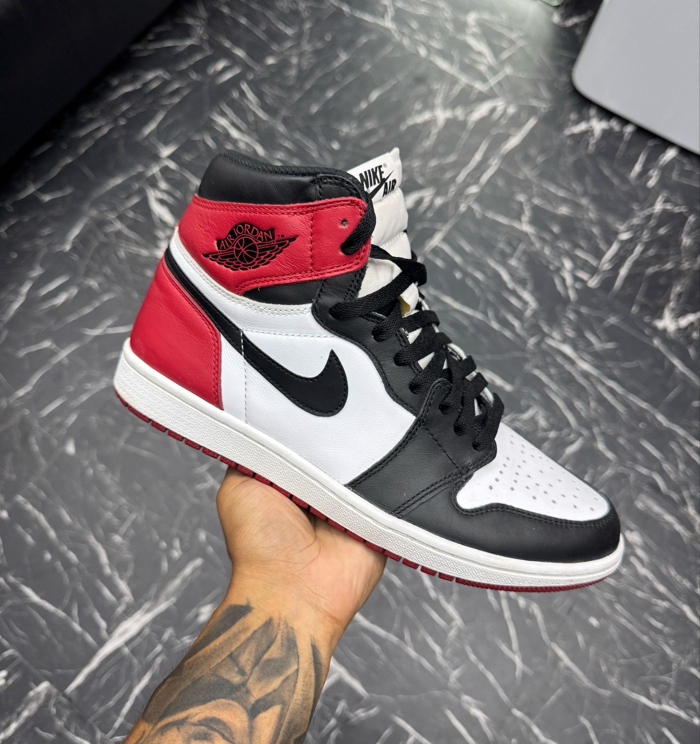Jordan 1 ‘black Toe”