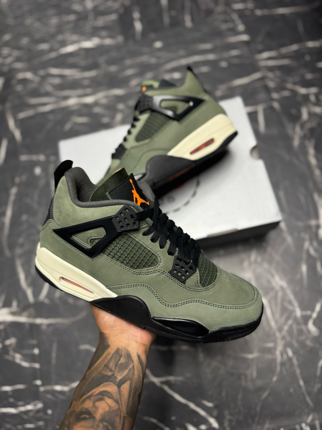 Jordan 4 Undefeated Sz 9