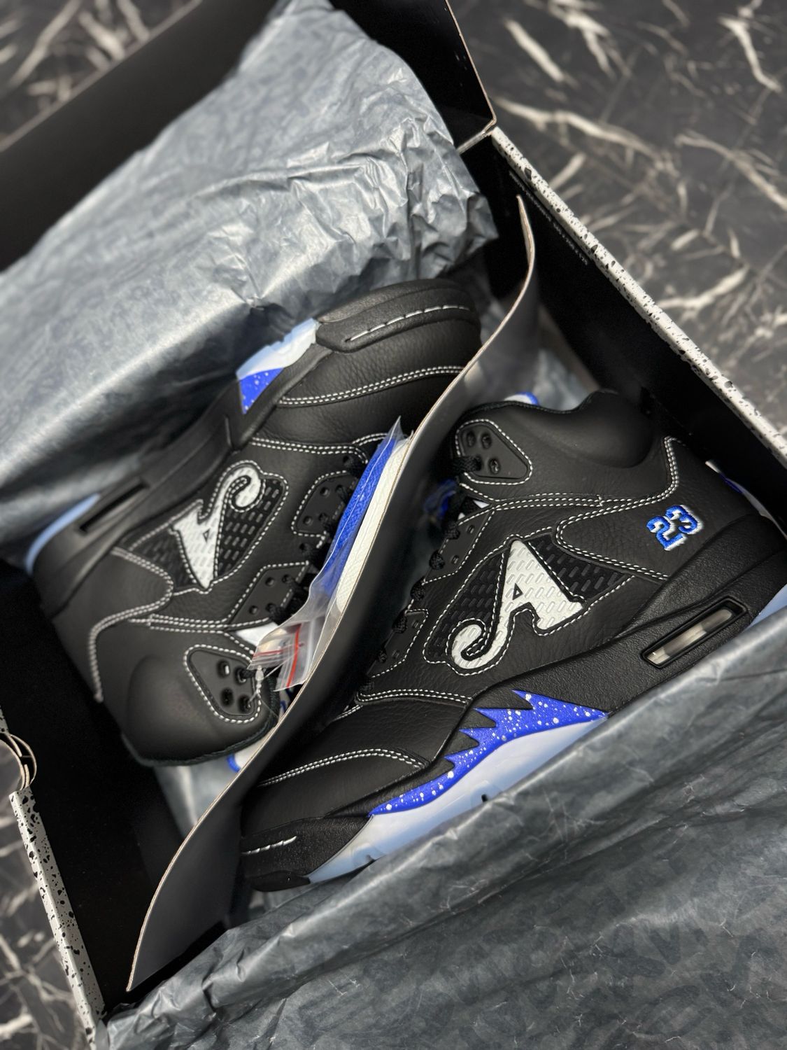 Jordan 5 Awake NY Sz 9.5