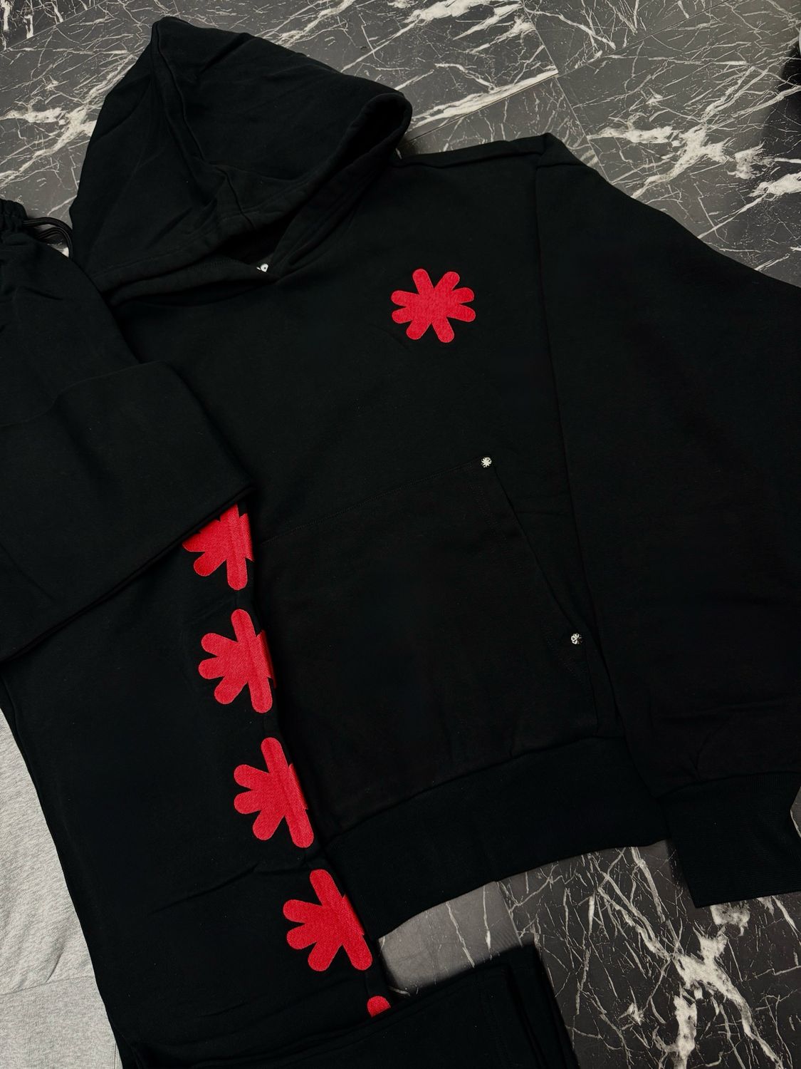 Lost Shadow Sweatsuit Black/red