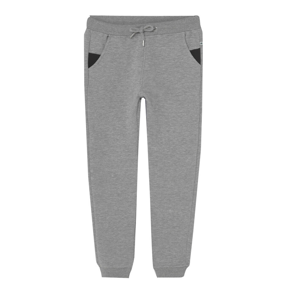 Pantalón de pants gris con elástico en cintura y resorte en tobillos