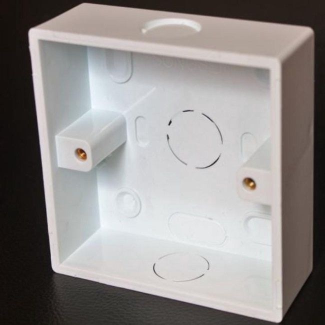 3/3 Plastic Box صندوق مفتاح كهربائي ​