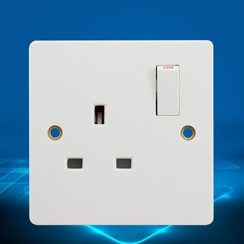 13A 1 Gang Switched Socket مقبس بمفتاح 13 أمبير