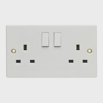 13A 2 Gang Switched Socket مقبس مزدوج 13 أمبير
