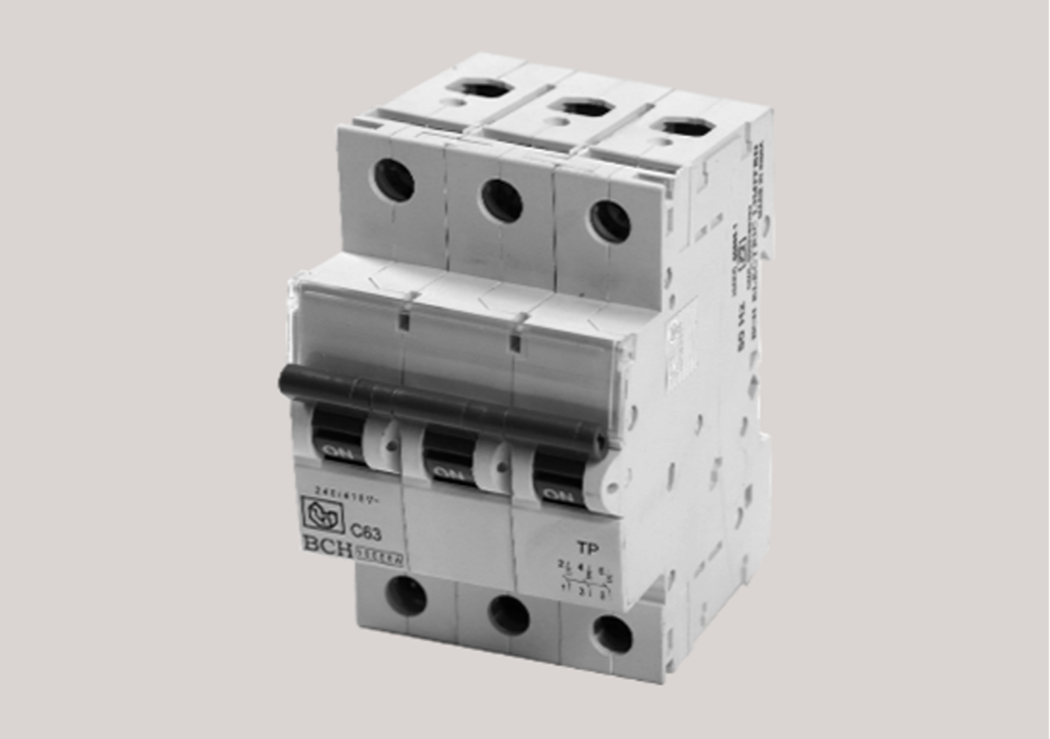 32a isolator 3 phase مفتاح عزل