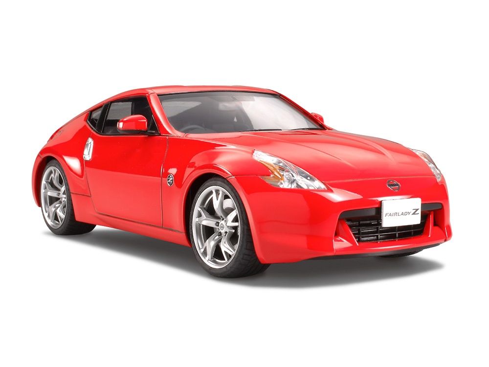 Nissan 370 Z Sports Car Plastic Model Kit