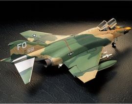 McDonnell F-4 C/D Phantom II Plastic Model