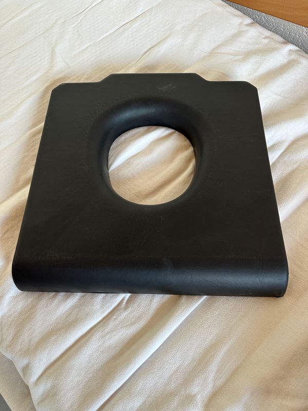 Coussin d'assise pour chaise percée