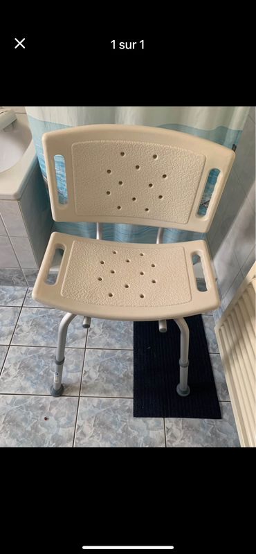 Chaise de douche réglable en hauteur